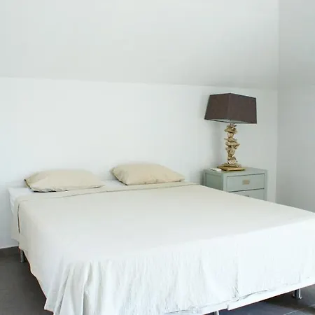 Topaz Apartment