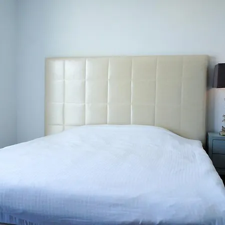 Topaz Apartment *